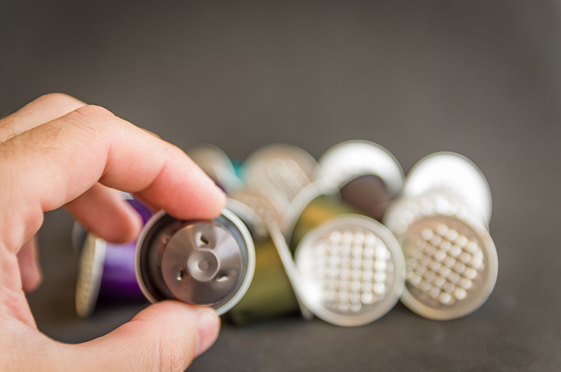 Vider ses capsules de café avant de les recycler
